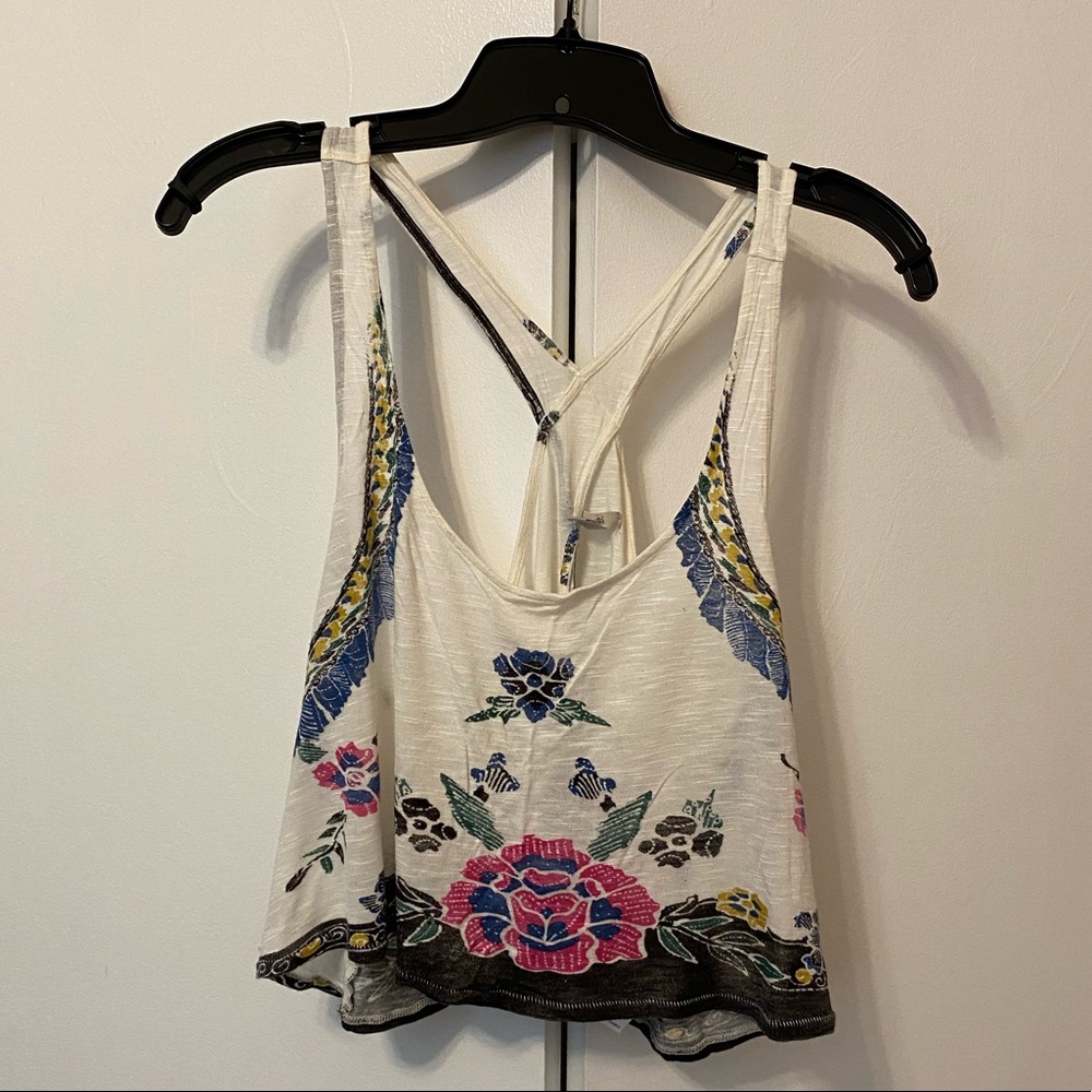 Ecote flowy, cropped floral top